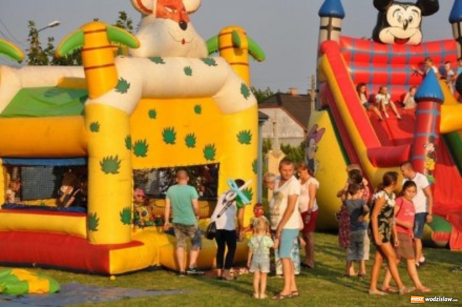 Zdjęcie w galerii na portalu naszwodzislaw.com: Pożegnanie wakacji i lata w Krzyżkowicach wiadomości z regionu