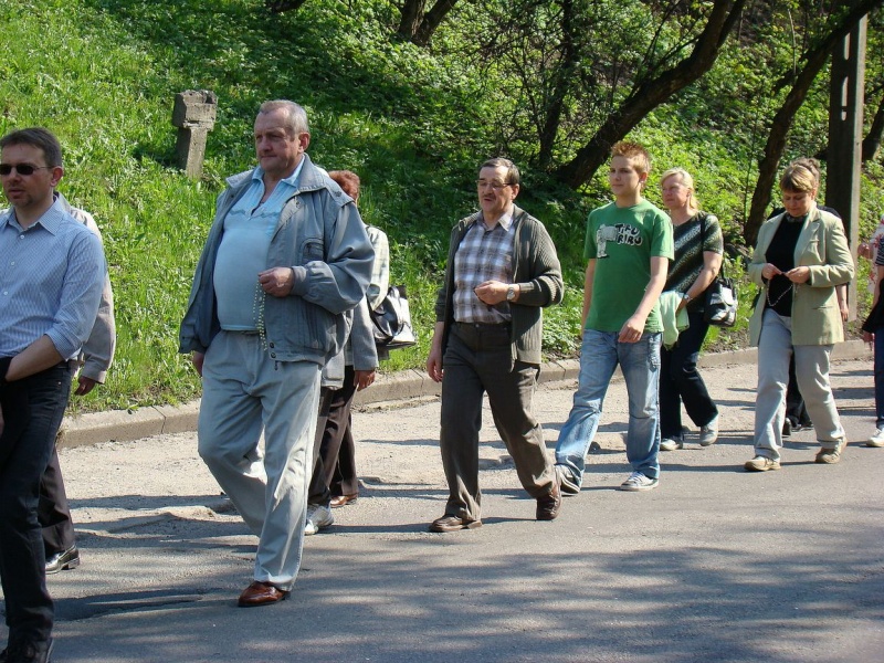 Zdjęcie w galerii na portalu naszwodzislaw.com: Droga krzyżowa w Pszowie wiadomości z regionu