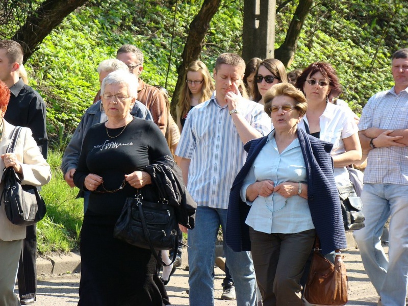 Zdjęcie w galerii na portalu naszwodzislaw.com: Droga krzyżowa w Pszowie wiadomości z regionu