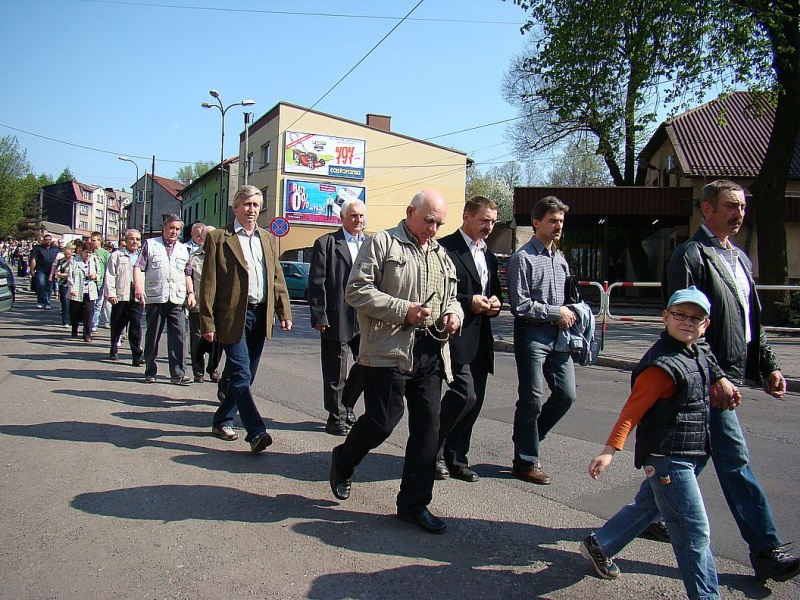 Zdjęcie w galerii na portalu naszwodzislaw.com: Droga krzyżowa w Pszowie wiadomości z regionu