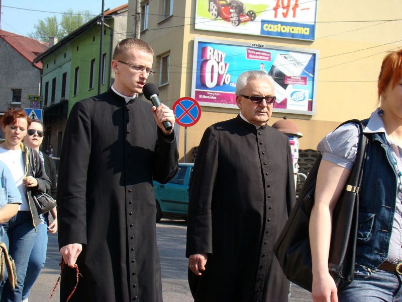 Zdjęcie w galerii na portalu naszwodzislaw.com: Droga krzyżowa w Pszowie wiadomości z regionu