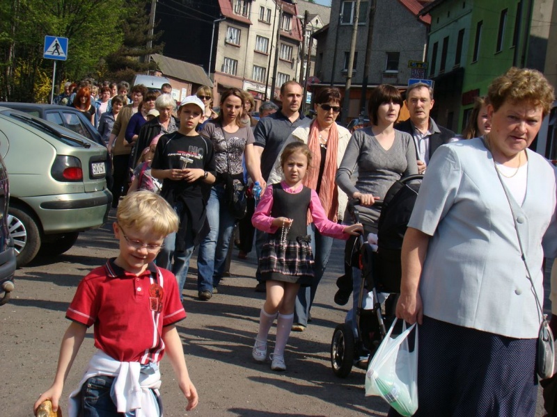 Zdjęcie w galerii na portalu naszwodzislaw.com: Droga krzyżowa w Pszowie wiadomości z regionu