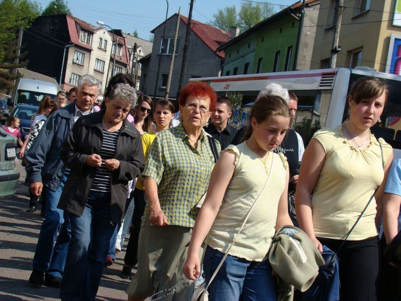 Zdjęcie w galerii na portalu naszwodzislaw.com: Droga krzyżowa w Pszowie wiadomości z regionu