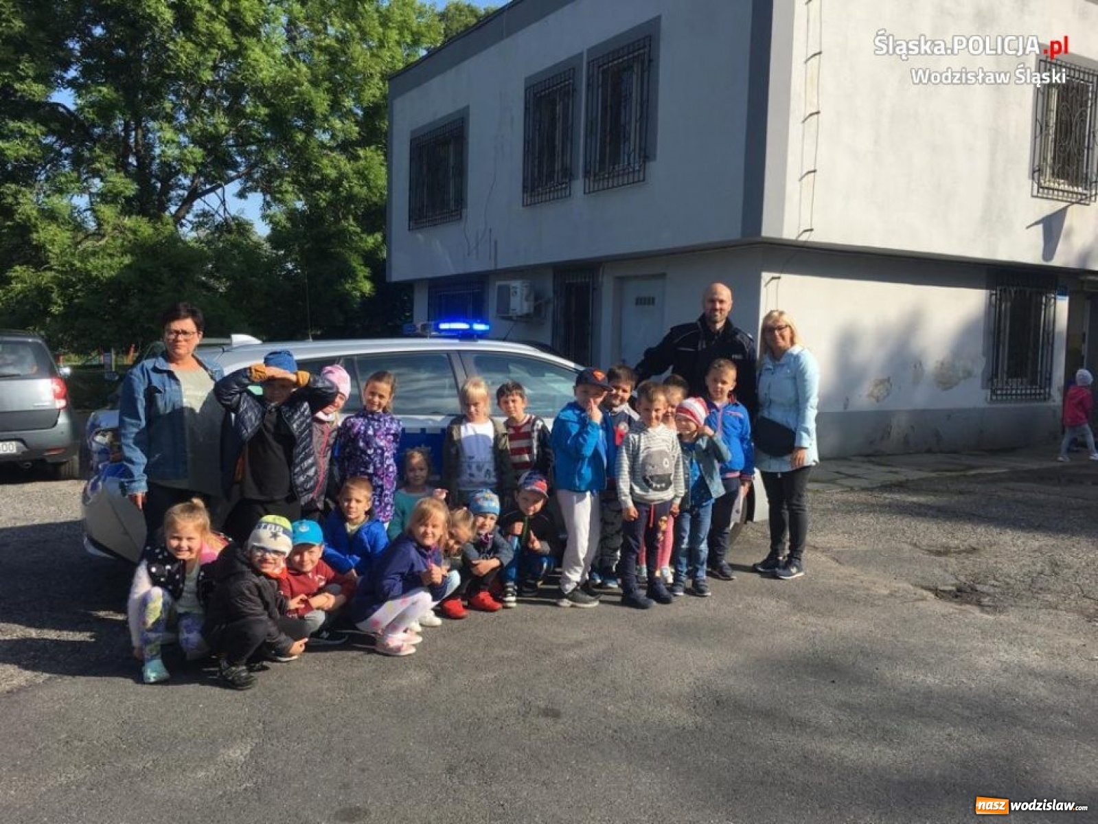 Zdjęcie w galerii na portalu naszwodzislaw.com: Przedszkolaki z wizytą na komisariacie wiadomości z regionu