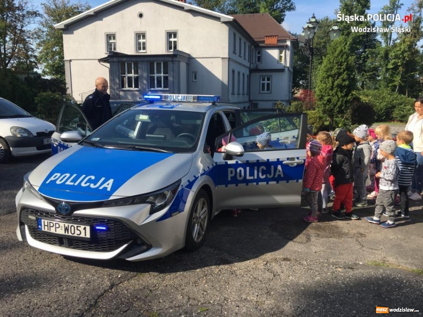 Zdjęcie w galerii na portalu naszwodzislaw.com: Przedszkolaki z wizytą na komisariacie wiadomości z regionu