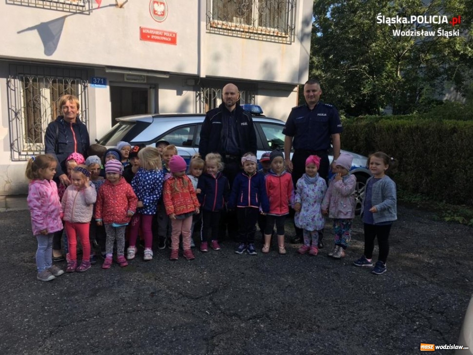 Zdjęcie w galerii na portalu naszwodzislaw.com: Przedszkolaki z wizytą na komisariacie wiadomości z regionu