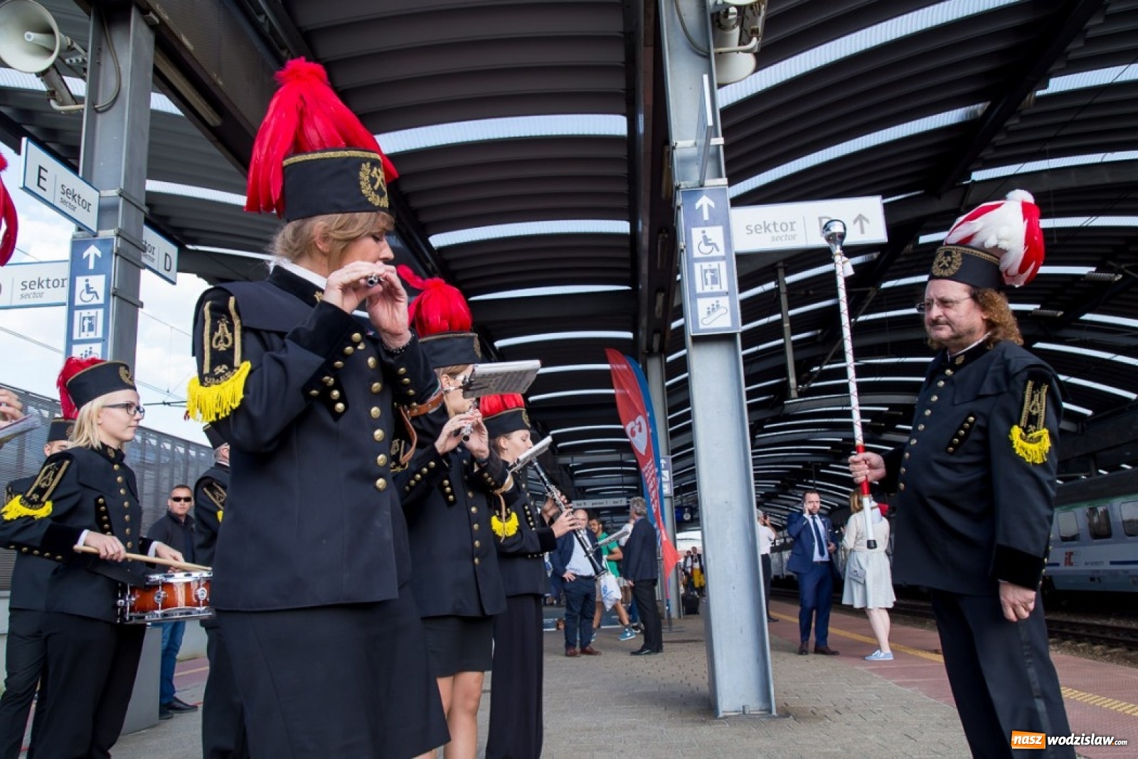 Zdjęcie w galerii na portalu naszwodzislaw.com: Powstaniec Śląski wyruszył w trasę [FOTO] wiadomości z regionu