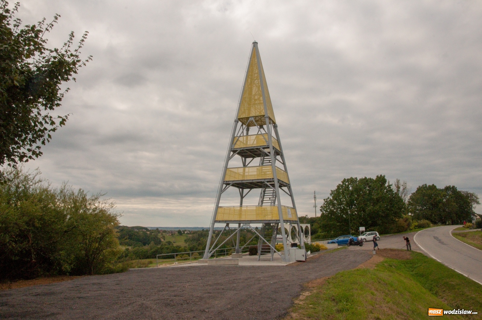 Zdjęcie w galerii na portalu naszwodzislaw.com: Wieża widokowa w Pogrzebieniu już otwarta. Tak z niej widać Lubomię [FOTO]  wiadomości z regionu