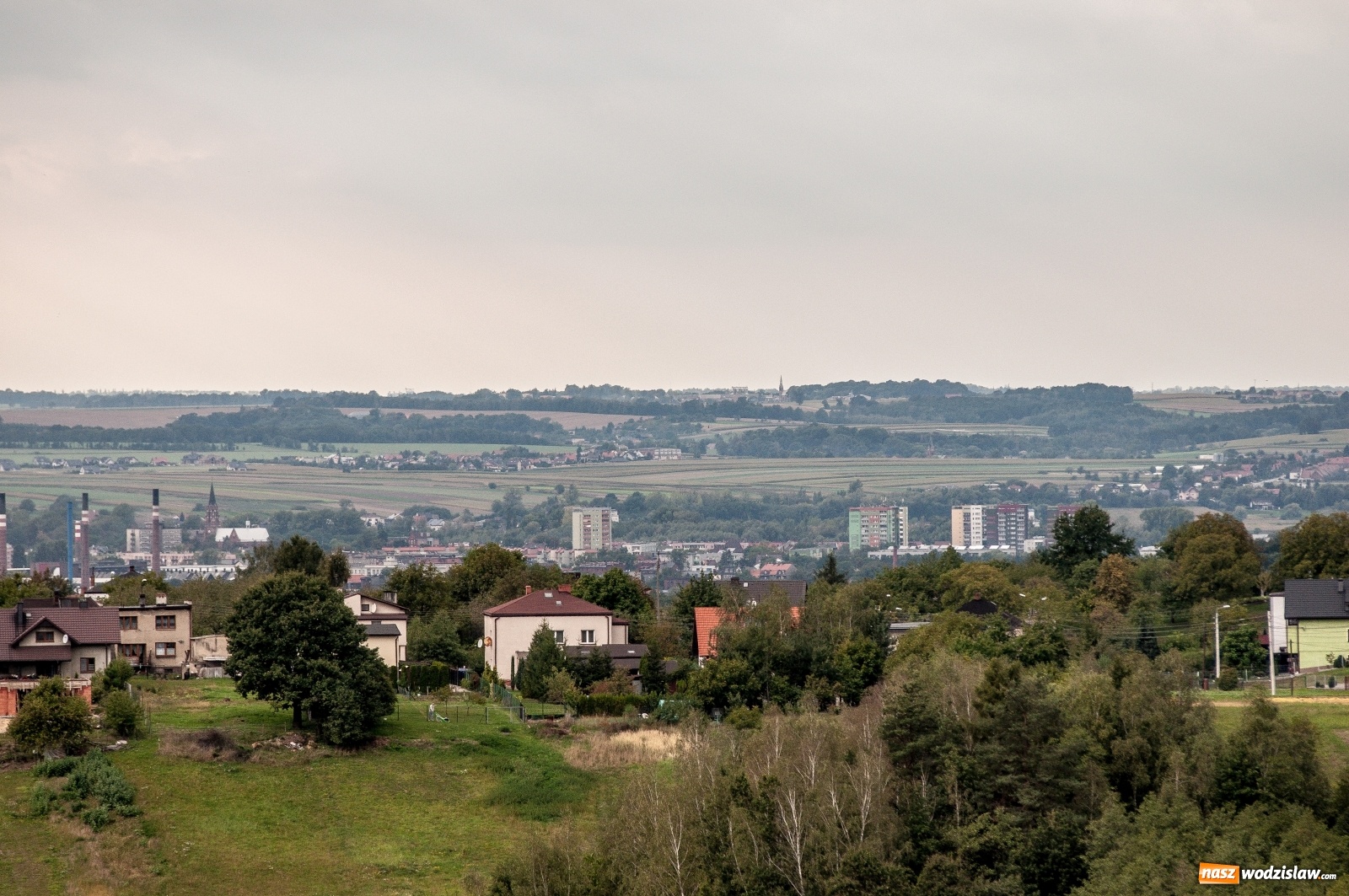Zdjęcie w galerii na portalu naszwodzislaw.com: Wieża widokowa w Pogrzebieniu już otwarta. Tak z niej widać Lubomię [FOTO]  wiadomości z regionu