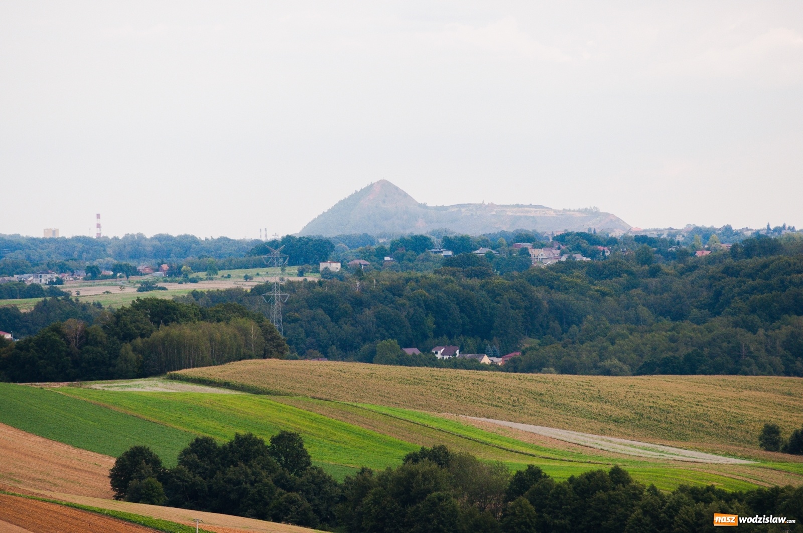 Zdjęcie w galerii na portalu naszwodzislaw.com: Wieża widokowa w Pogrzebieniu już otwarta. Tak z niej widać Lubomię [FOTO]  wiadomości z regionu