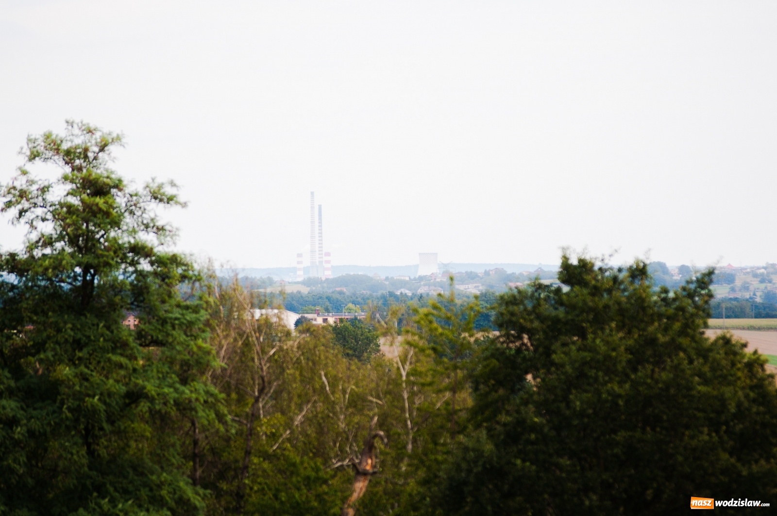 Zdjęcie w galerii na portalu naszwodzislaw.com: Wieża widokowa w Pogrzebieniu już otwarta. Tak z niej widać Lubomię [FOTO]  wiadomości z regionu