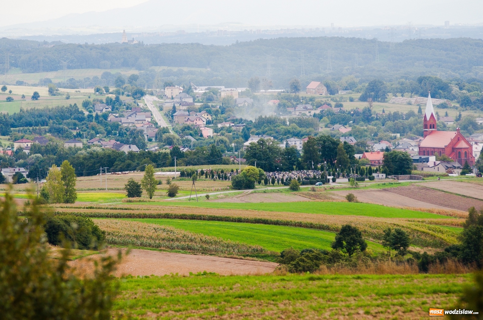 Zdjęcie w galerii na portalu naszwodzislaw.com: Wieża widokowa w Pogrzebieniu już otwarta. Tak z niej widać Lubomię [FOTO]  wiadomości z regionu