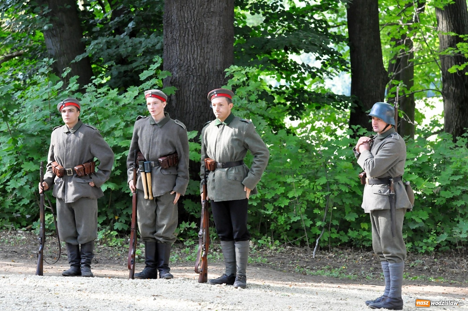 Zdjęcie w galerii na portalu naszwodzislaw.com: SAFO na pikniku historycznym w Rzuchowie [FOTO i WIDEO] wiadomości z regionu