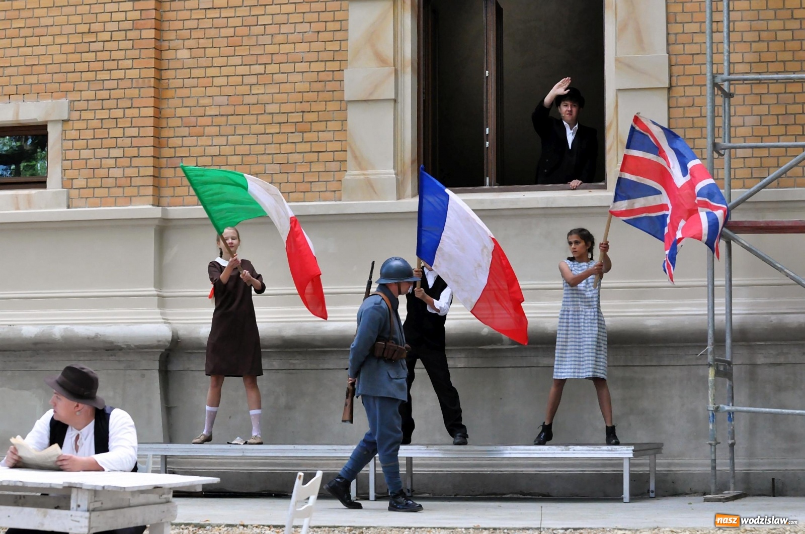 Zdjęcie w galerii na portalu naszwodzislaw.com: SAFO na pikniku historycznym w Rzuchowie [FOTO i WIDEO] wiadomości z regionu