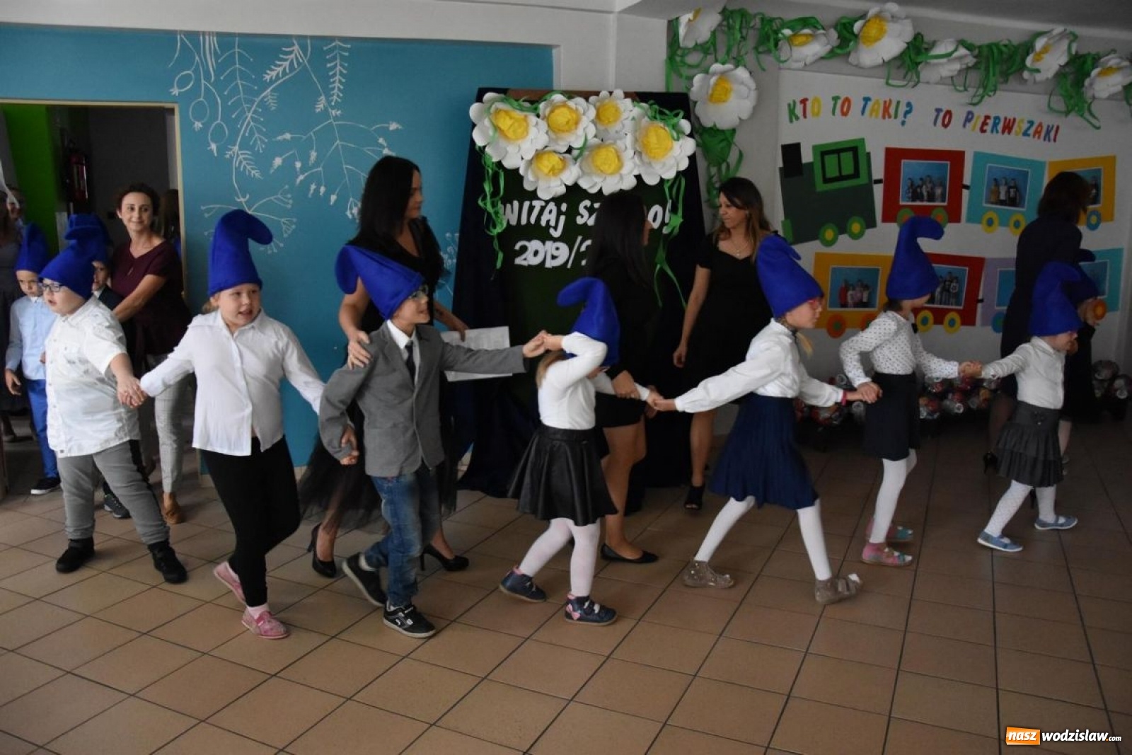 Zdjęcie w galerii na portalu naszwodzislaw.com: Pierwszaki z ZPSWR uroczyście ślubowały wiadomości z regionu