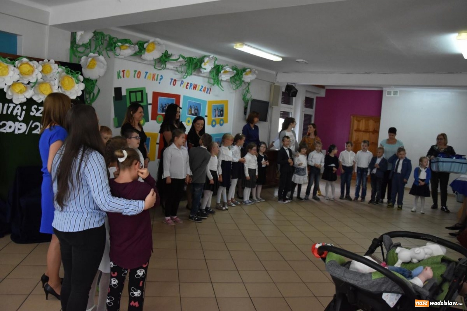 Zdjęcie w galerii na portalu naszwodzislaw.com: Pierwszaki z ZPSWR uroczyście ślubowały wiadomości z regionu