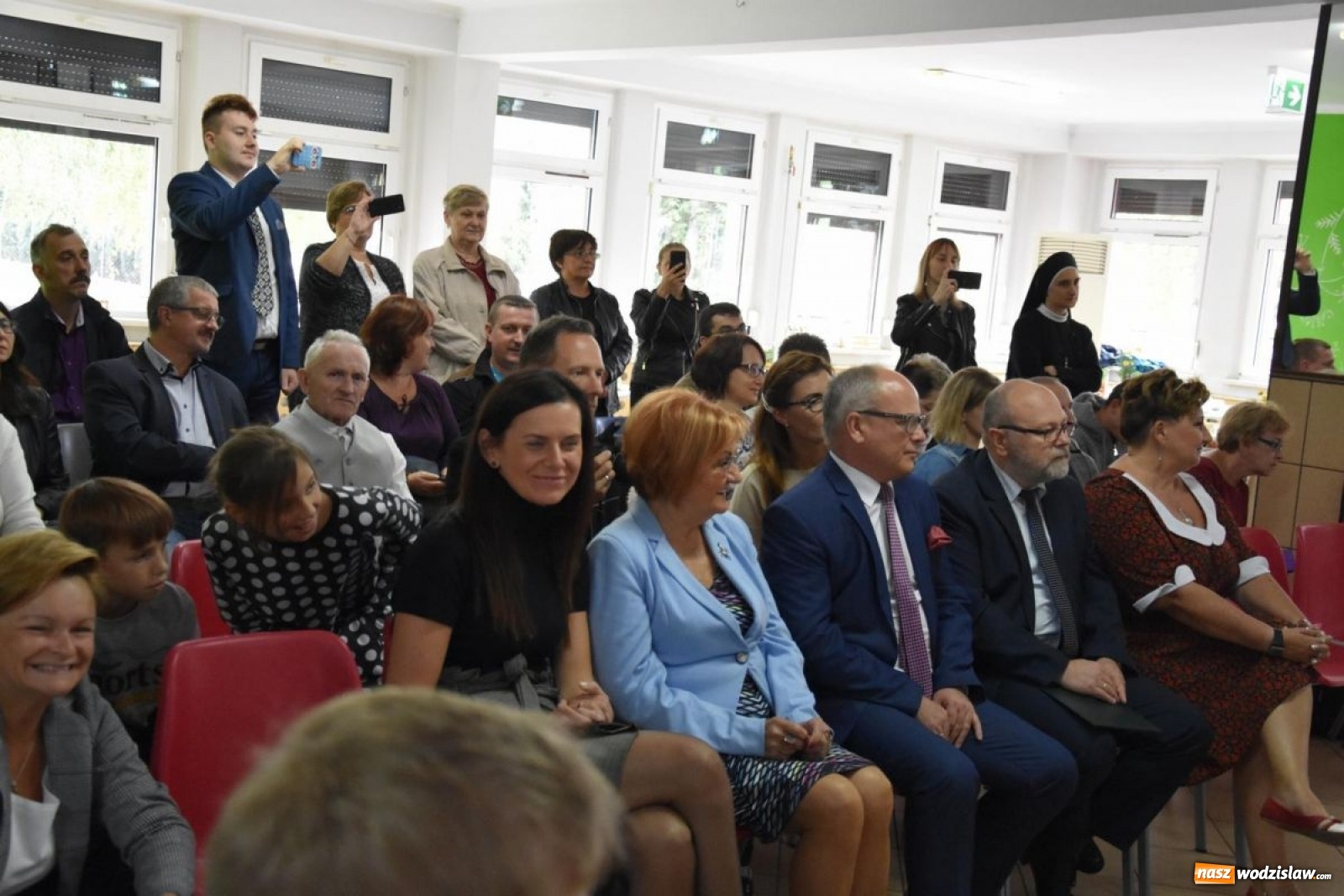 Zdjęcie w galerii na portalu naszwodzislaw.com: Pierwszaki z ZPSWR uroczyście ślubowały wiadomości z regionu