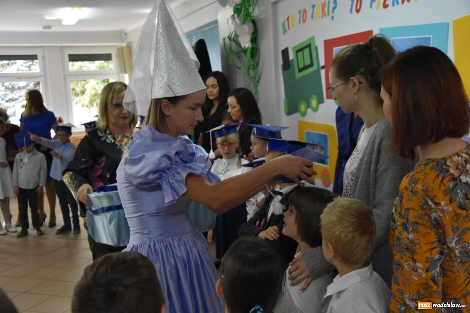 Zdjęcie w galerii na portalu naszwodzislaw.com: Pierwszaki z ZPSWR uroczyście ślubowały wiadomości z regionu