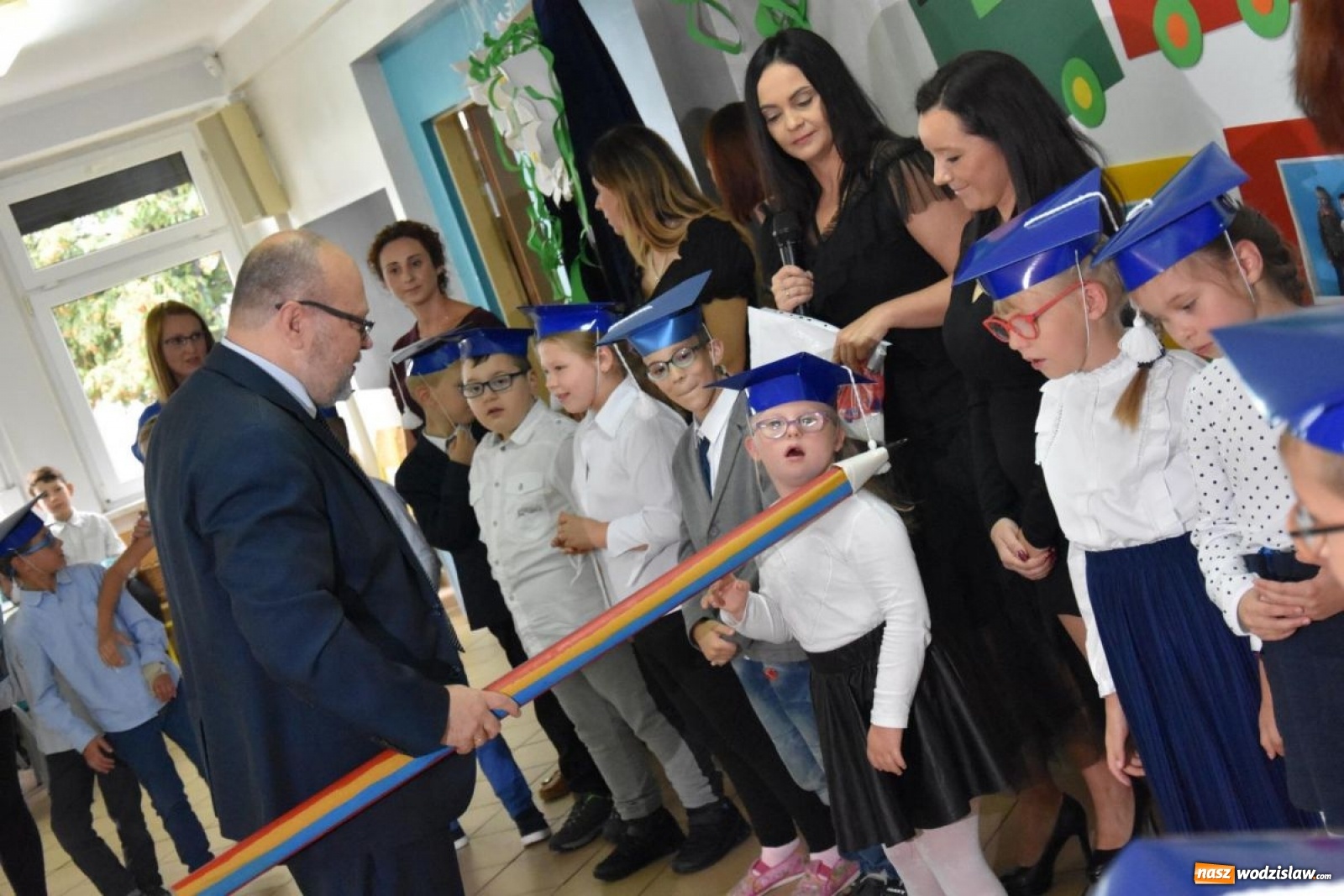 Zdjęcie w galerii na portalu naszwodzislaw.com: Pierwszaki z ZPSWR uroczyście ślubowały wiadomości z regionu