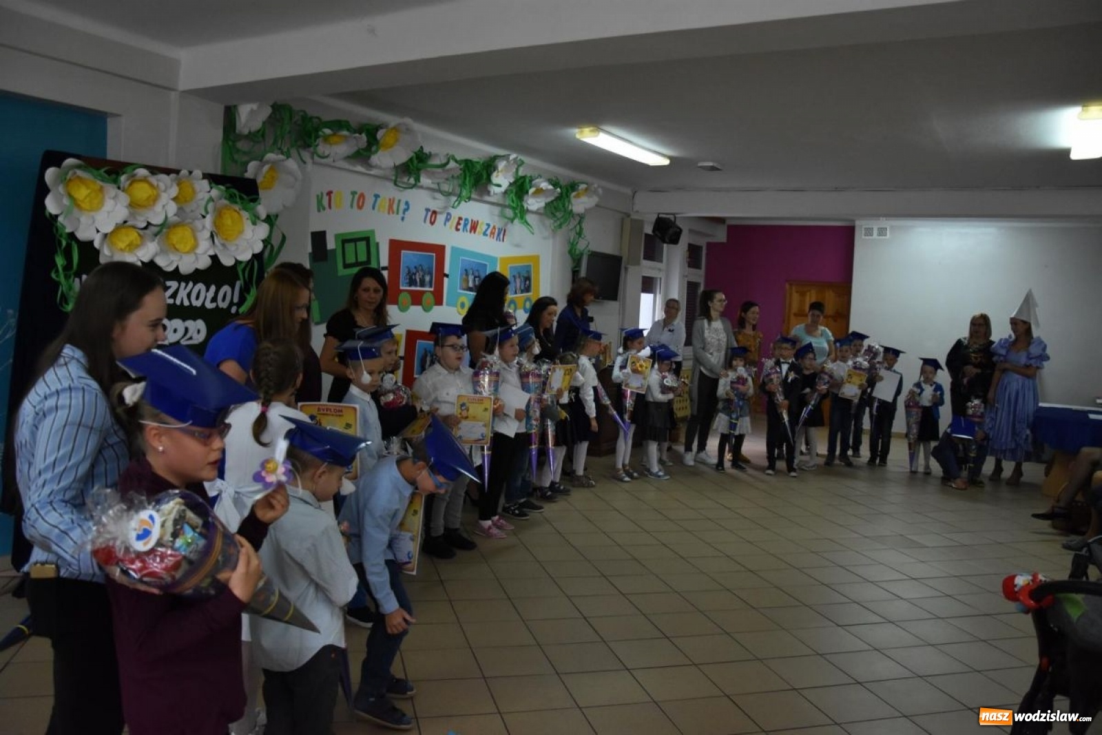 Zdjęcie w galerii na portalu naszwodzislaw.com: Pierwszaki z ZPSWR uroczyście ślubowały wiadomości z regionu