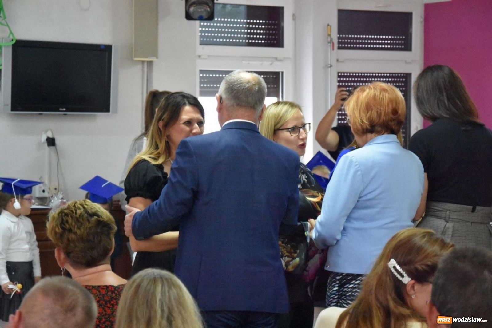 Zdjęcie w galerii na portalu naszwodzislaw.com: Pierwszaki z ZPSWR uroczyście ślubowały wiadomości z regionu