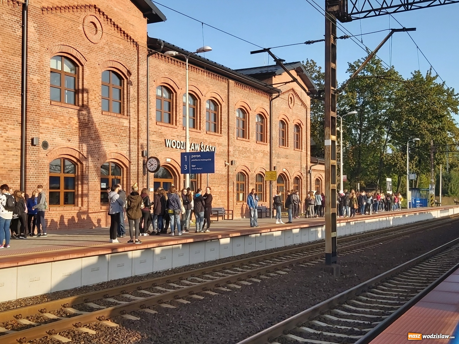 Zdjęcie w galerii na portalu naszwodzislaw.com: Integracja i rozwój. Odpowiedź wodzisławskiego Ekonomika na potrzeby młodzieży wiadomości z regionu