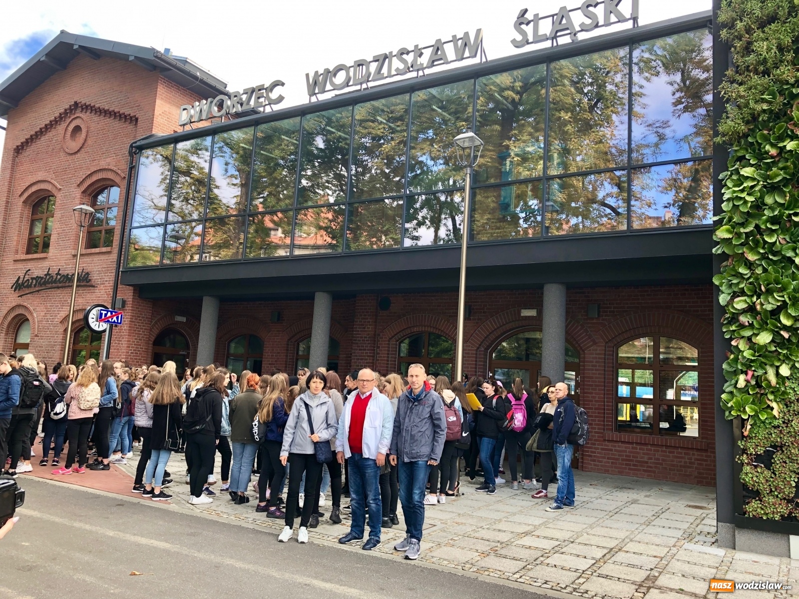 Zdjęcie w galerii na portalu naszwodzislaw.com: Integracja i rozwój. Odpowiedź wodzisławskiego Ekonomika na potrzeby młodzieży wiadomości z regionu