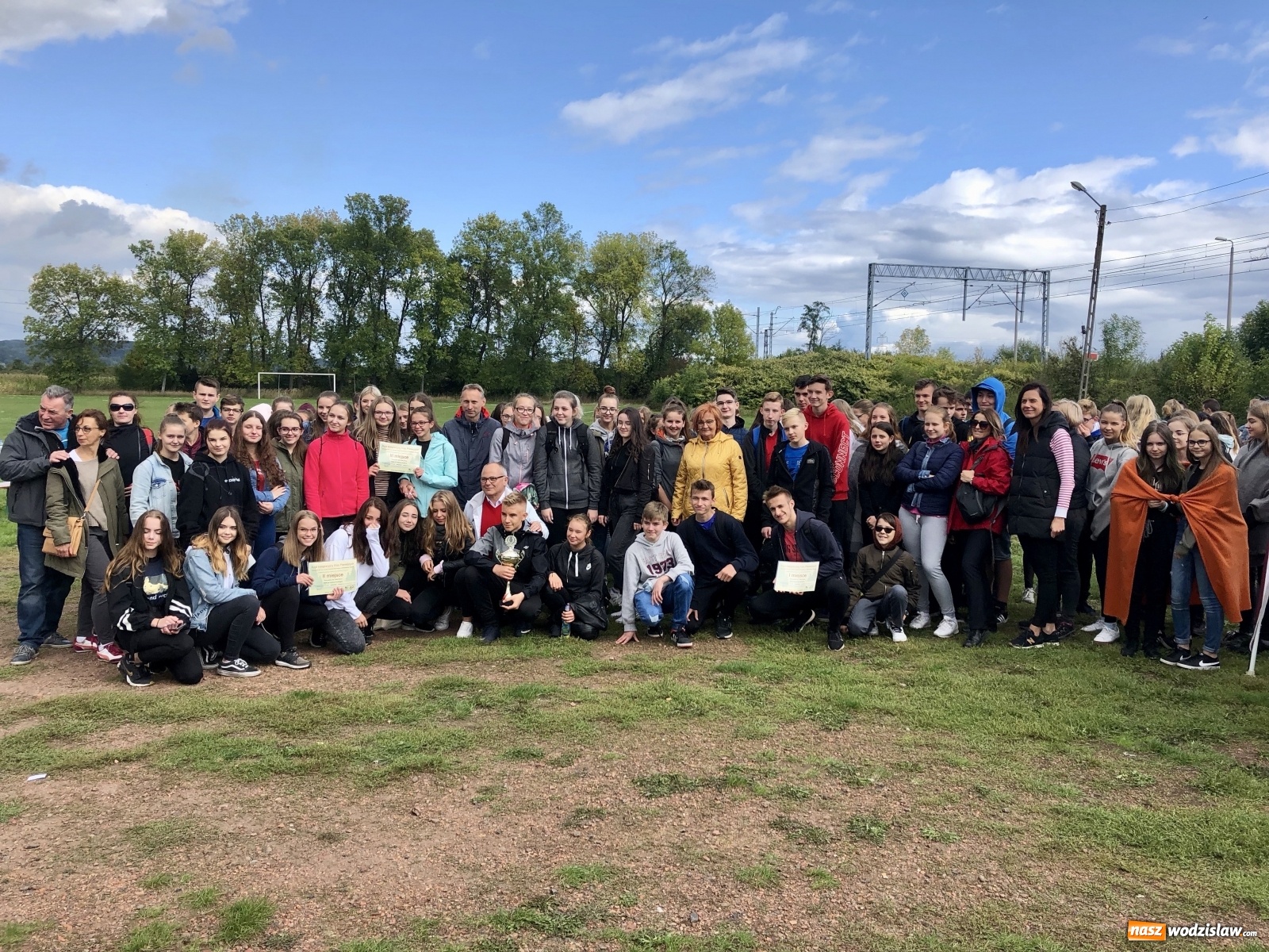 Zdjęcie w galerii na portalu naszwodzislaw.com: Integracja i rozwój. Odpowiedź wodzisławskiego Ekonomika na potrzeby młodzieży wiadomości z regionu