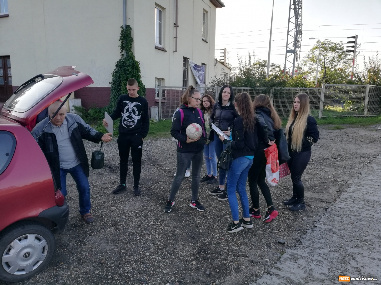 Zdjęcie w galerii na portalu naszwodzislaw.com: Integracja i rozwój. Odpowiedź wodzisławskiego Ekonomika na potrzeby młodzieży wiadomości z regionu