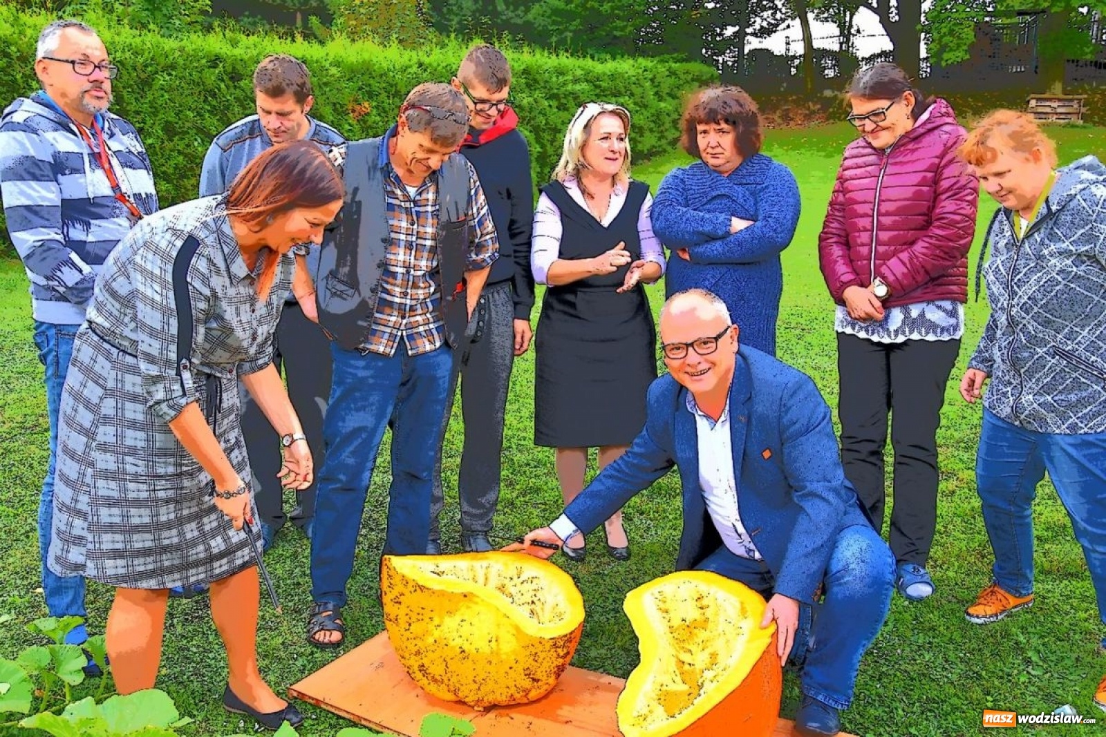 Zdjęcie w galerii na portalu naszwodzislaw.com: Baniobicie w Perle, czyli starcie starosty ze złotem jesieni [FOTO] wiadomości z regionu
