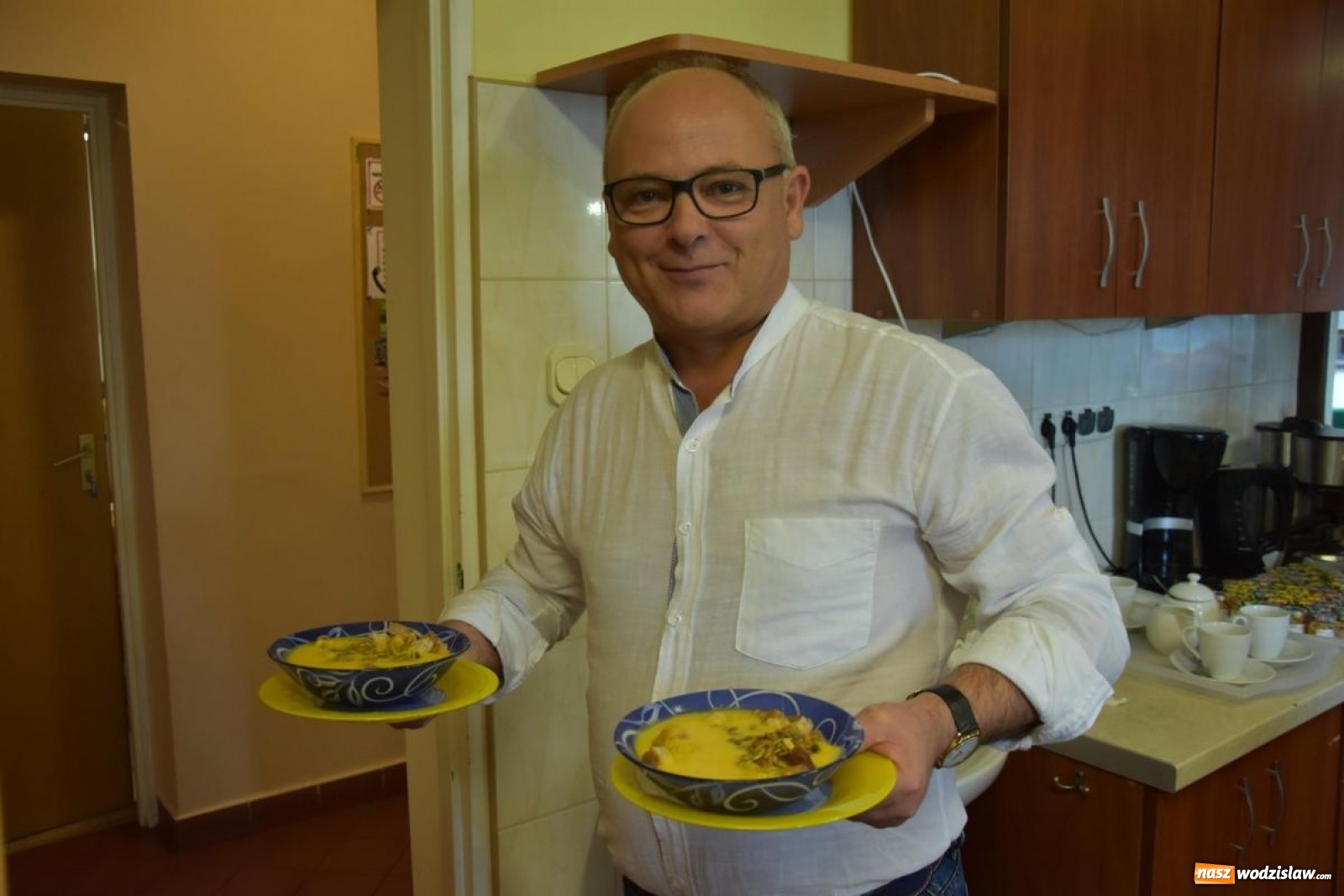 Zdjęcie w galerii na portalu naszwodzislaw.com: Baniobicie w Perle, czyli starcie starosty ze złotem jesieni [FOTO] wiadomości z regionu