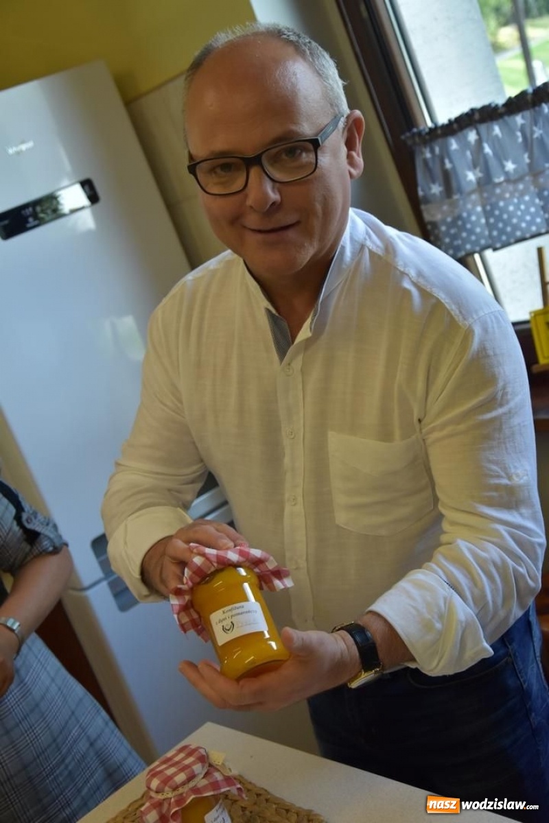 Zdjęcie w galerii na portalu naszwodzislaw.com: Baniobicie w Perle, czyli starcie starosty ze złotem jesieni [FOTO] wiadomości z regionu