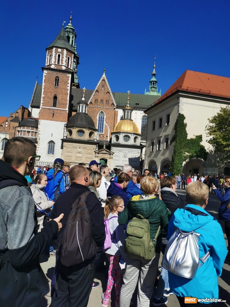 Zdjęcie w galerii na portalu naszwodzislaw.com: Uczestnicy projektu Oaza aktywności na wycieczce w Krakowie wiadomości z regionu