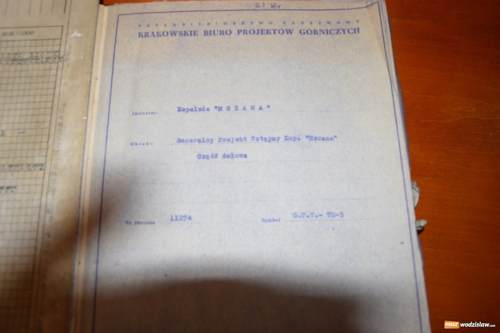 Zdjęcie w galerii na portalu naszwodzislaw.com: W centrum Mszany stanął zegar wiadomości z regionu