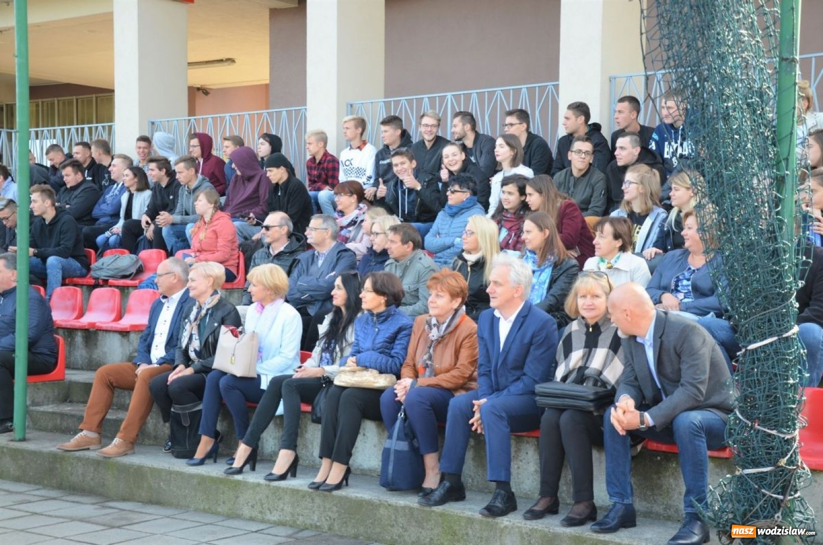 Zdjęcie w galerii na portalu naszwodzislaw.com: Młodzież bawiła się na pikniku [FOTO] wiadomości z regionu