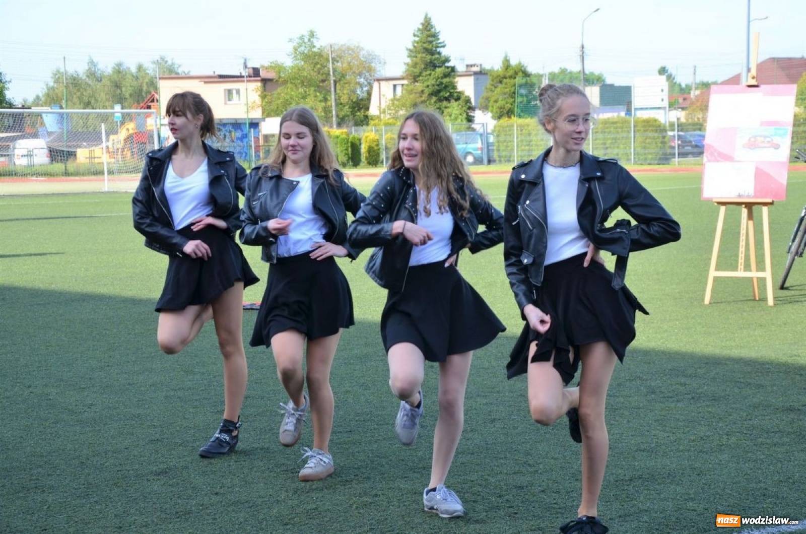 Zdjęcie w galerii na portalu naszwodzislaw.com: Młodzież bawiła się na pikniku [FOTO] wiadomości z regionu