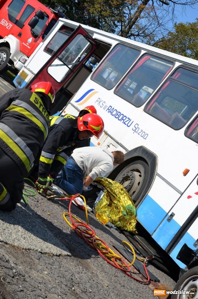 Zdjęcie w galerii na portalu naszwodzislaw.com: Młodzież bawiła się na pikniku [FOTO] wiadomości z regionu