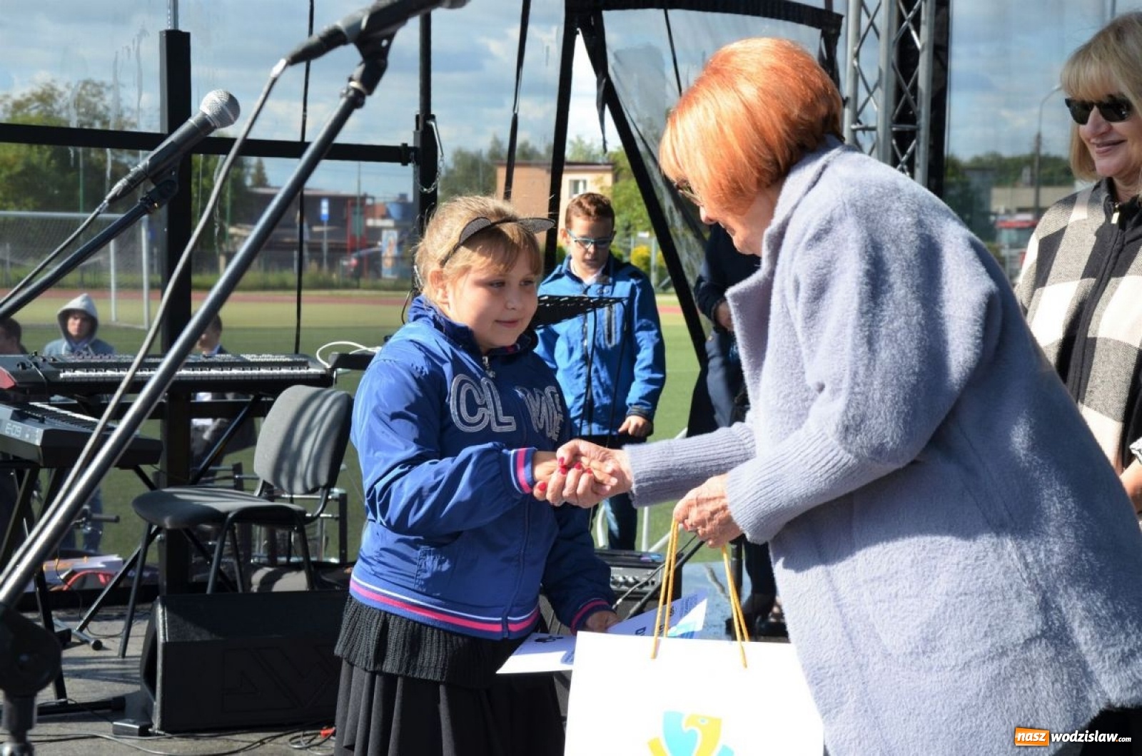 Zdjęcie w galerii na portalu naszwodzislaw.com: Młodzież bawiła się na pikniku [FOTO] wiadomości z regionu