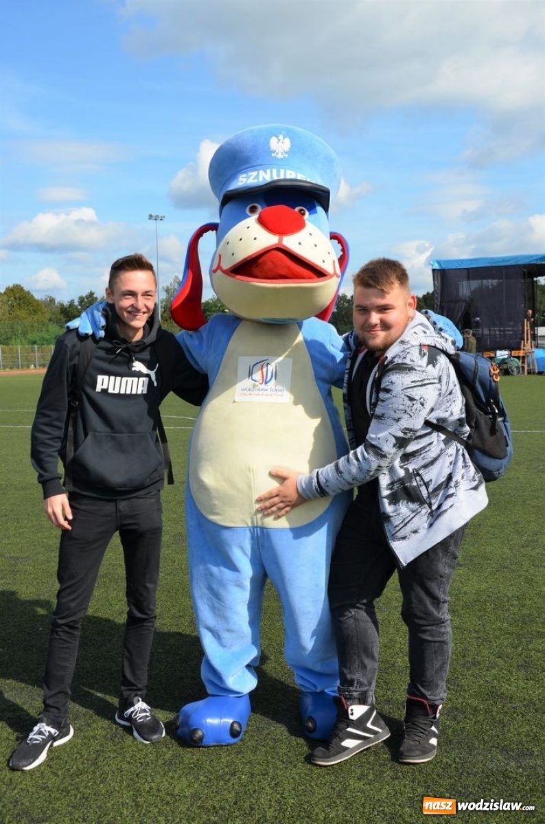 Zdjęcie w galerii na portalu naszwodzislaw.com: Młodzież bawiła się na pikniku [FOTO] wiadomości z regionu