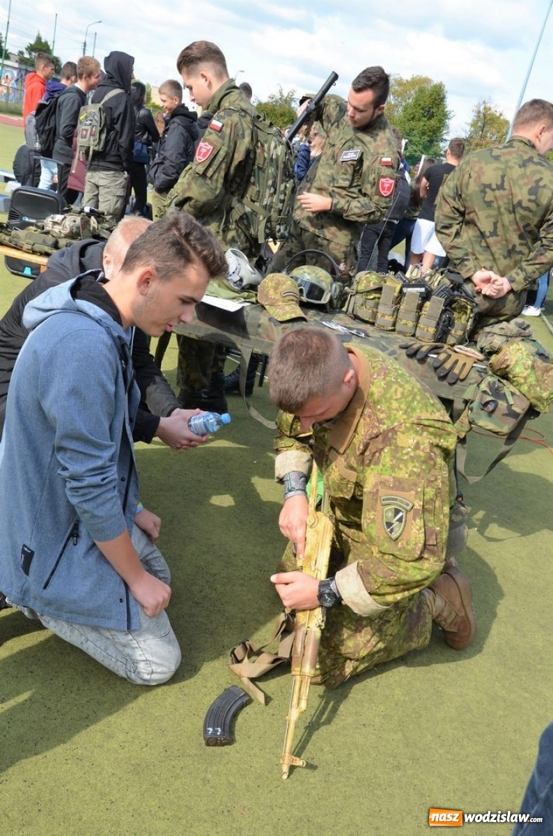 Zdjęcie w galerii na portalu naszwodzislaw.com: Młodzież bawiła się na pikniku [FOTO] wiadomości z regionu