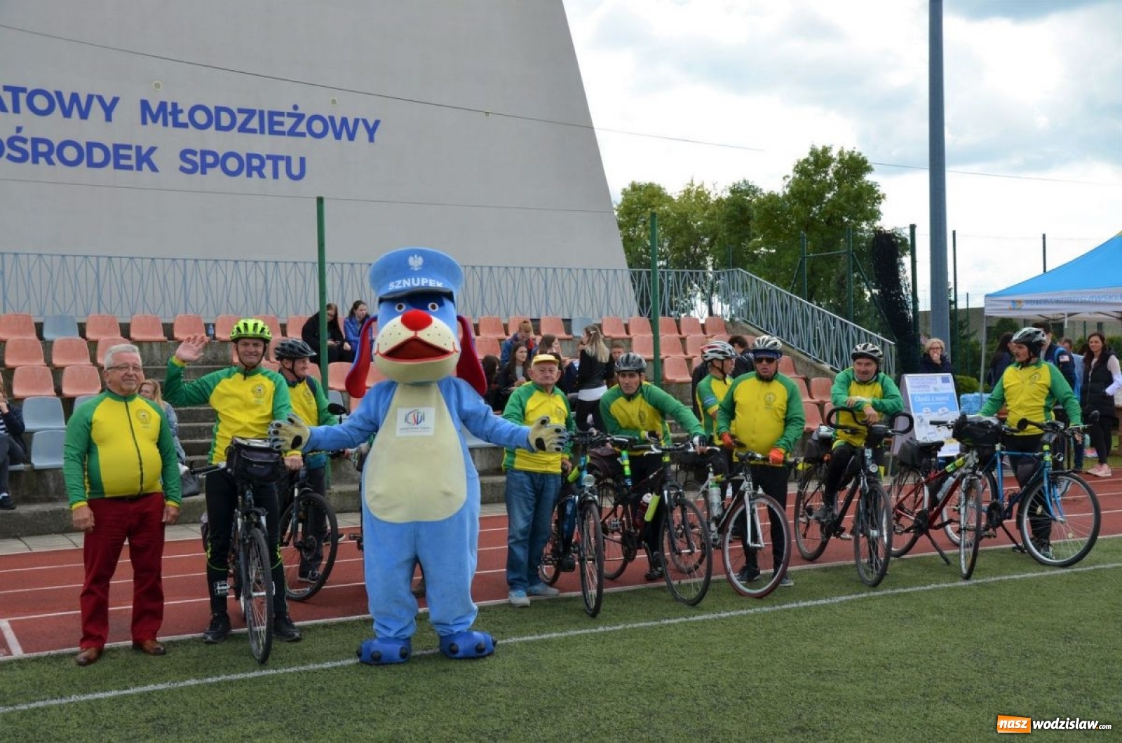 Zdjęcie w galerii na portalu naszwodzislaw.com: Młodzież bawiła się na pikniku [FOTO] wiadomości z regionu