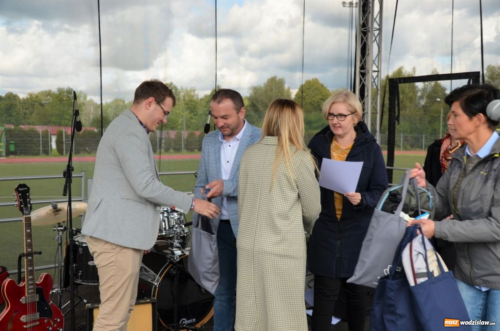 Zdjęcie w galerii na portalu naszwodzislaw.com: Młodzież bawiła się na pikniku [FOTO] wiadomości z regionu