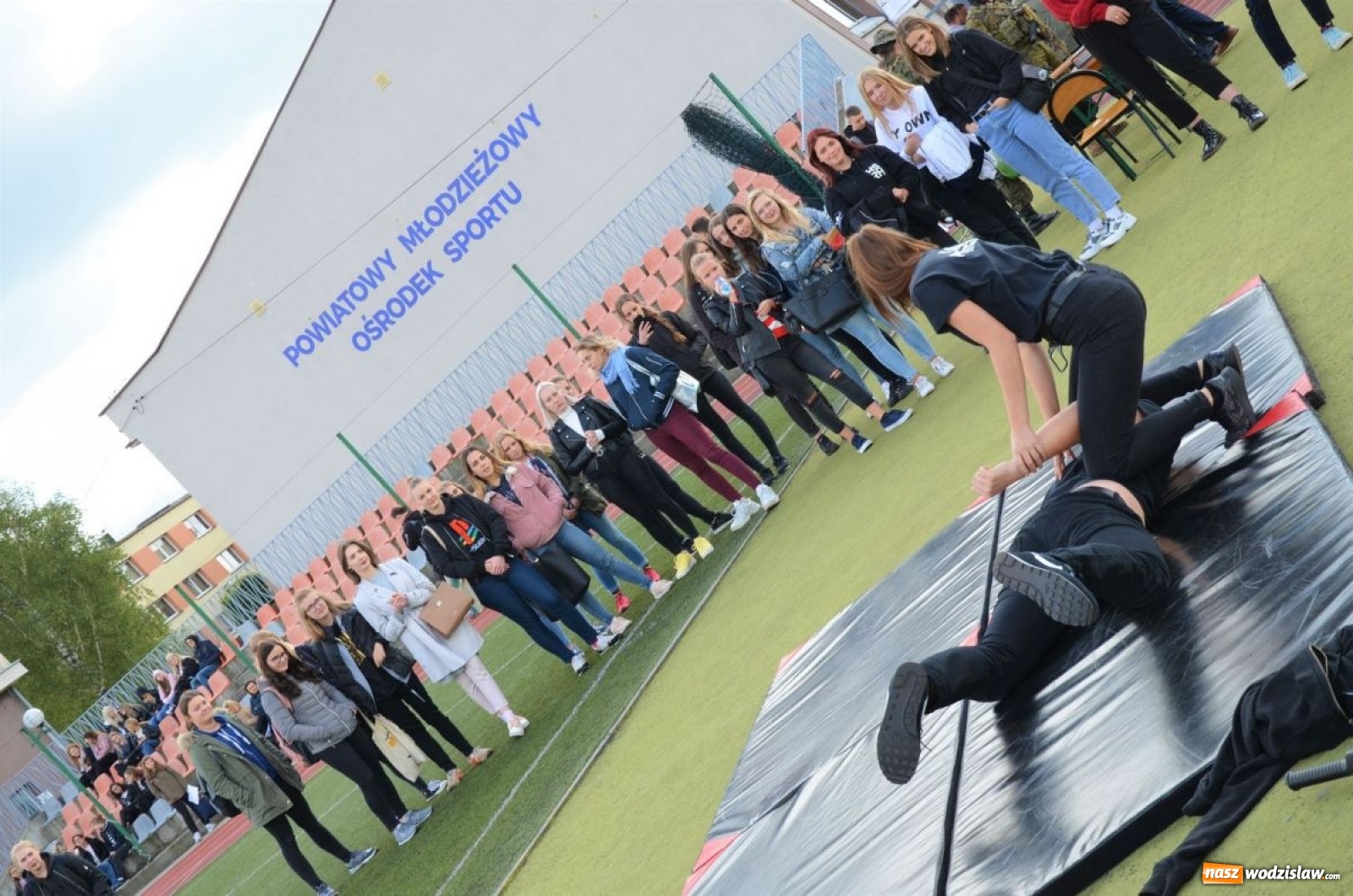 Zdjęcie w galerii na portalu naszwodzislaw.com: Młodzież bawiła się na pikniku [FOTO] wiadomości z regionu