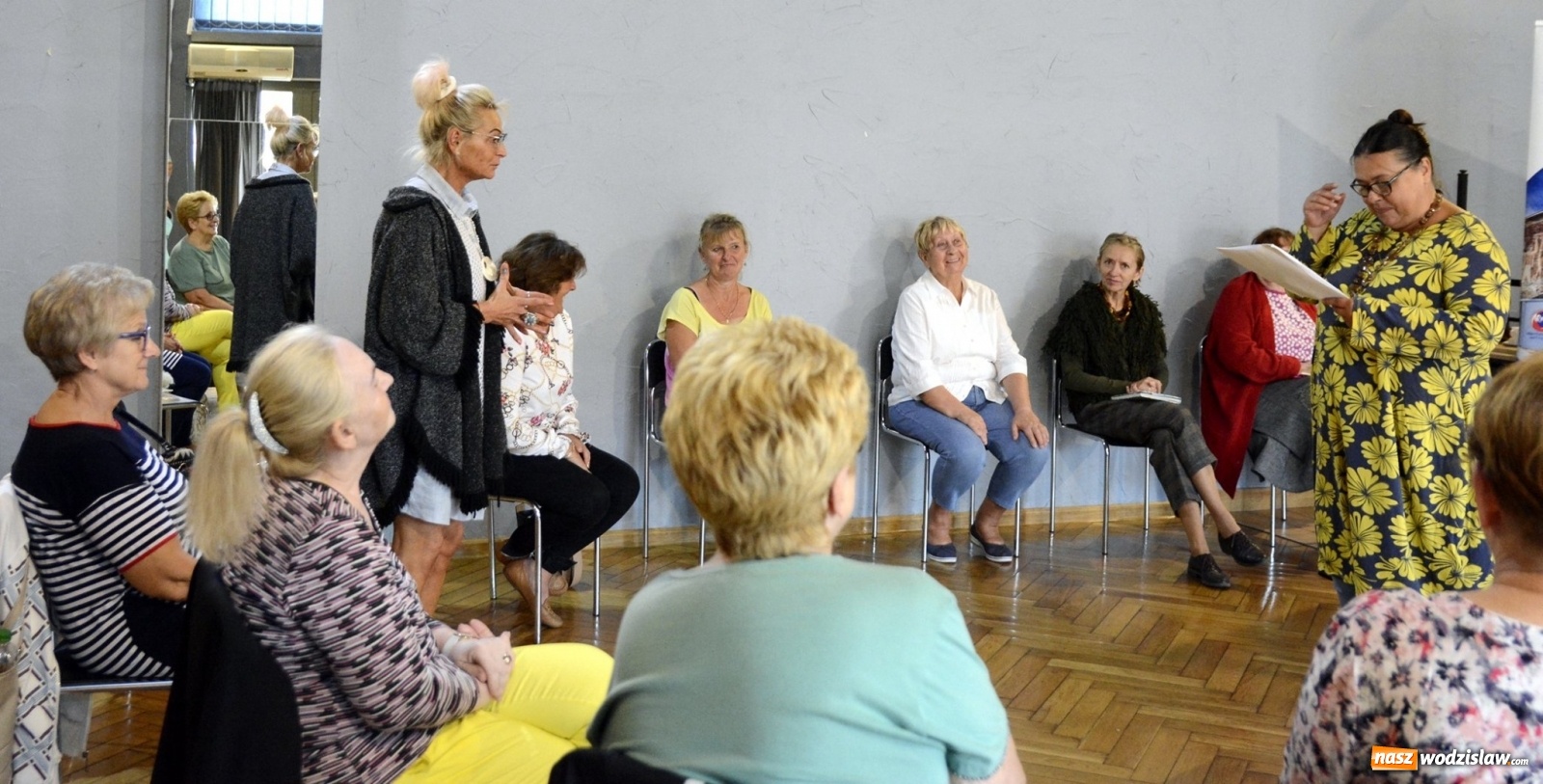 Zdjęcie w galerii na portalu naszwodzislaw.com: W WCK ćwiczyli wyrażanie uczuć wiadomości z regionu