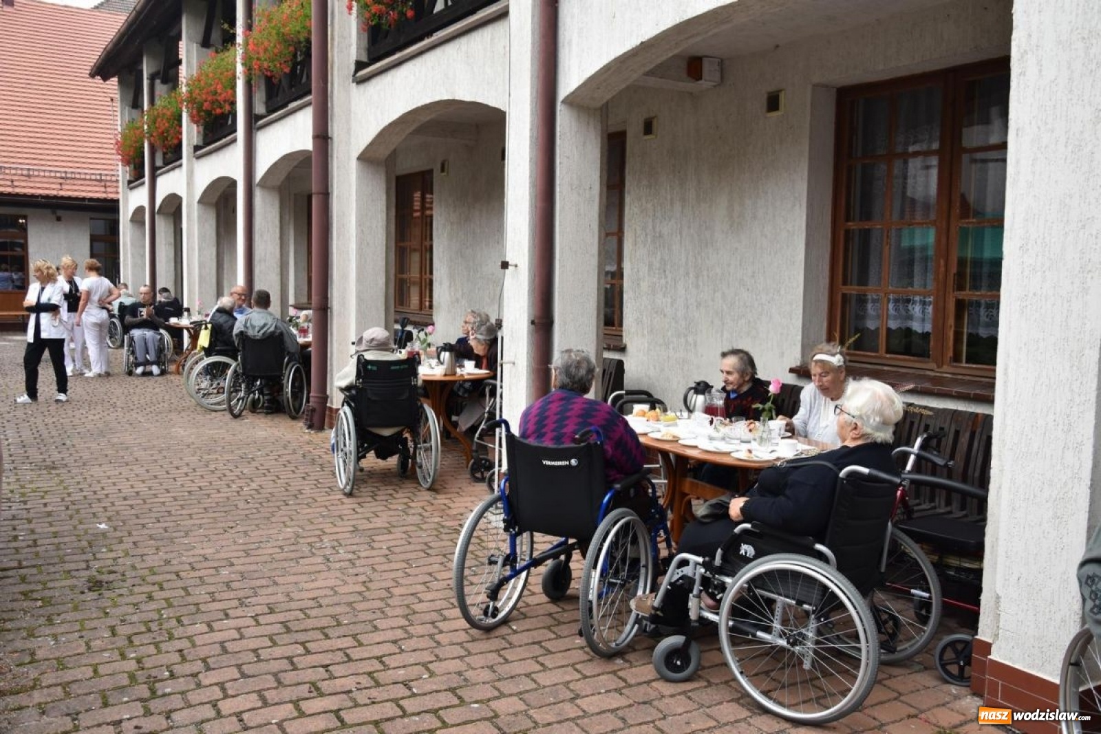 Zdjęcie w galerii na portalu naszwodzislaw.com: W Gorzycach powitano jesień w stylu retro [FOTO] wiadomości z regionu