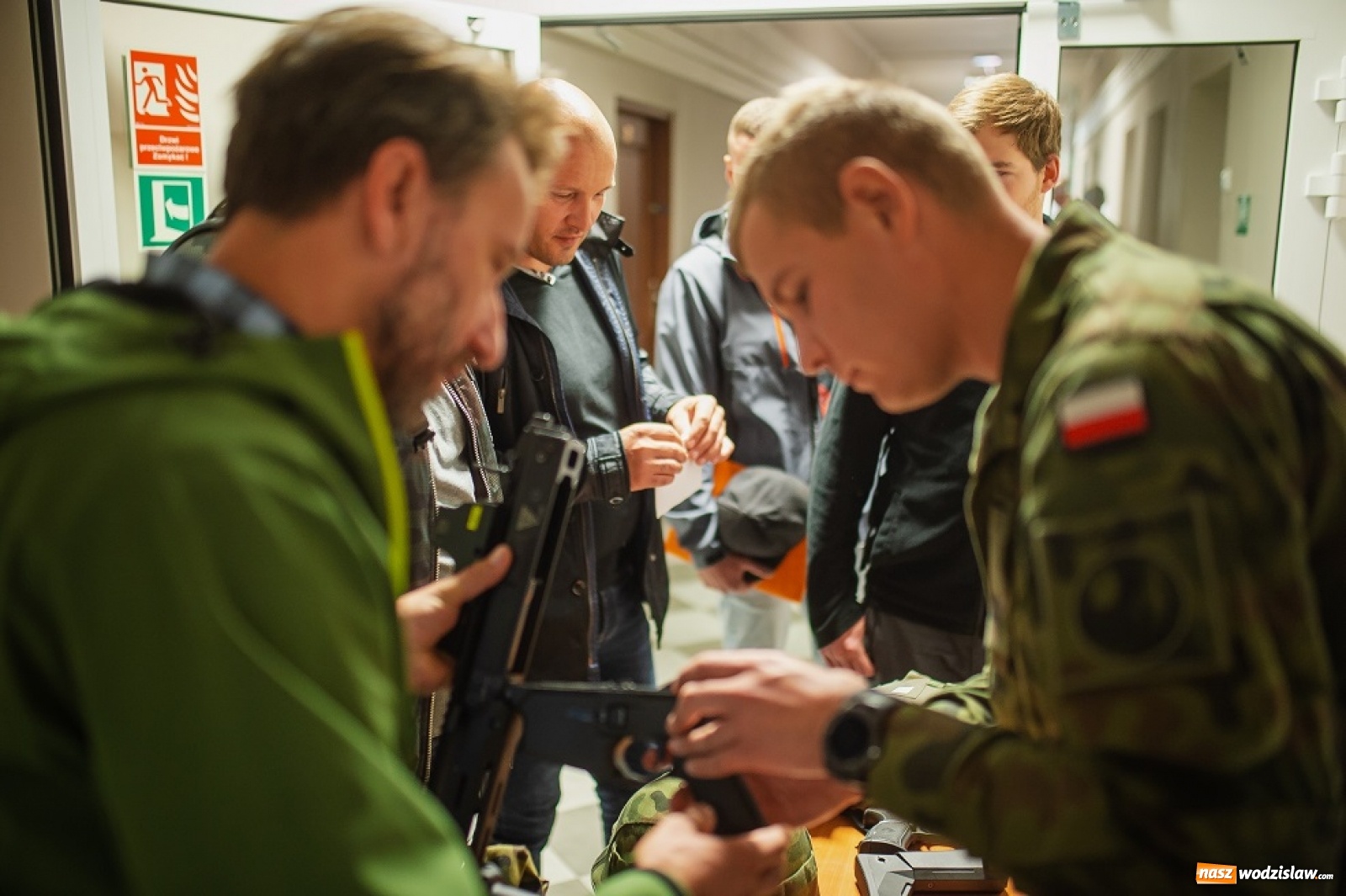 Zdjęcie w galerii na portalu naszwodzislaw.com: Kandydaci do nowego batalionu terytorialsów po zapoznaniu w Cieszynie wiadomości z regionu