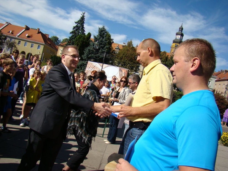 Zdjęcie w galerii na portalu naszwodzislaw.com: Znamy zwycięzców biegu ulicznego wiadomości z regionu