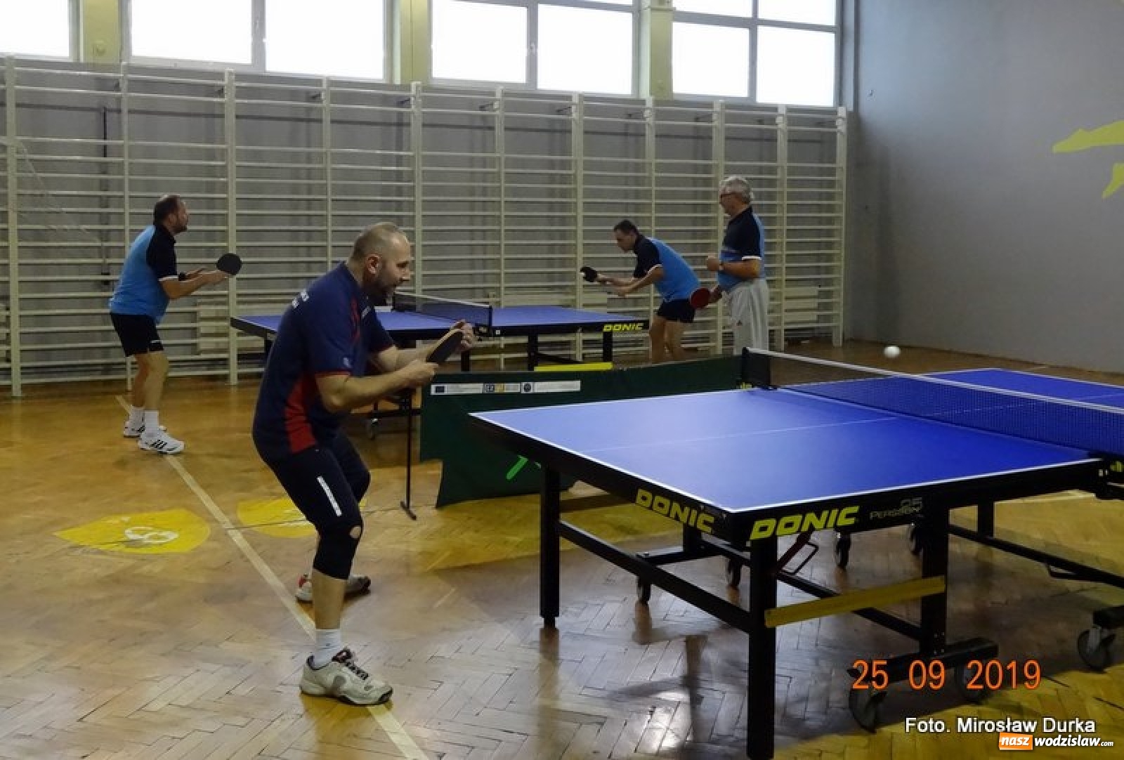Zdjęcie w galerii na portalu naszwodzislaw.com: Tenis stołowy. Kuźniański Tajfun niestraszny Relaksowi [FOTO] wiadomości z regionu