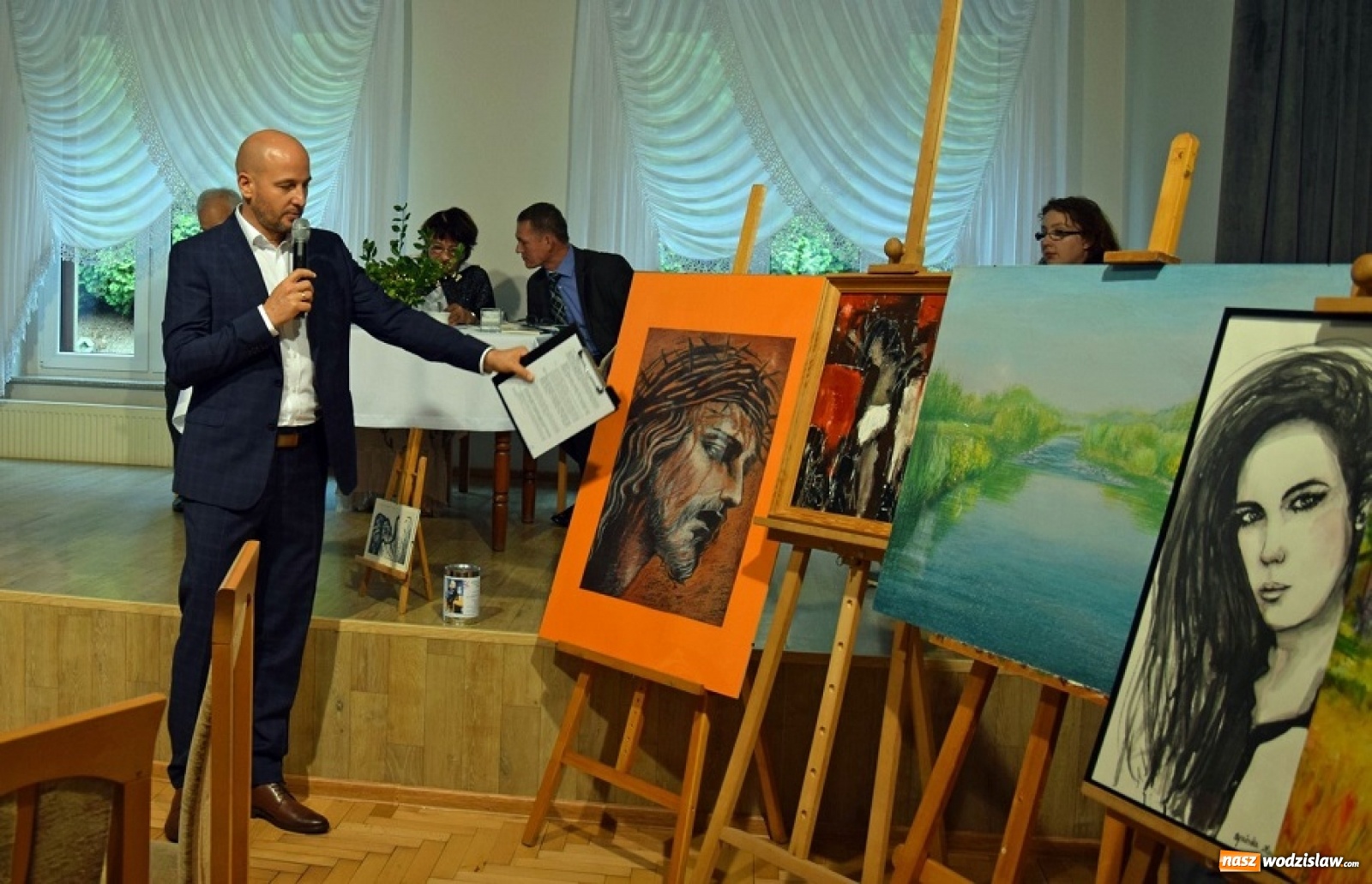 Zdjęcie w galerii na portalu naszwodzislaw.com: Poezja inspirowana obrazem. II Wieczór Poetycki w Połomi wiadomości z regionu