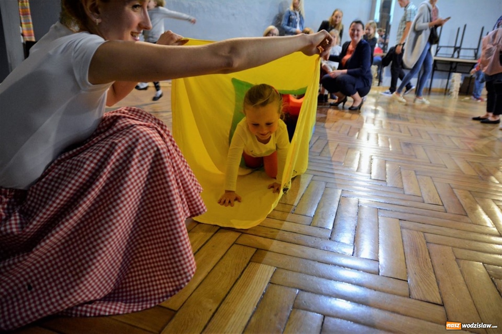 Zdjęcie w galerii na portalu naszwodzislaw.com: Rodzinne Spotkania z Teatrem w WCK [FOTO] wiadomości z regionu
